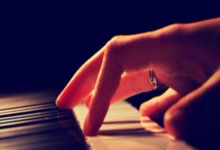 开云体育-巴黎客场奏凯！姆巴佩单骑闪击奠定法甲霸业