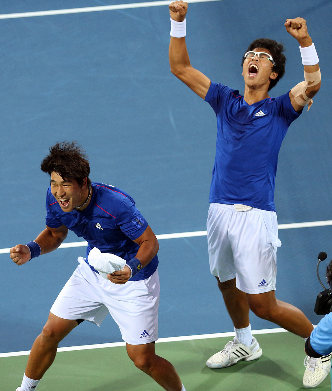 久违的经典对决再度上演，引发球迷热议的简单介绍