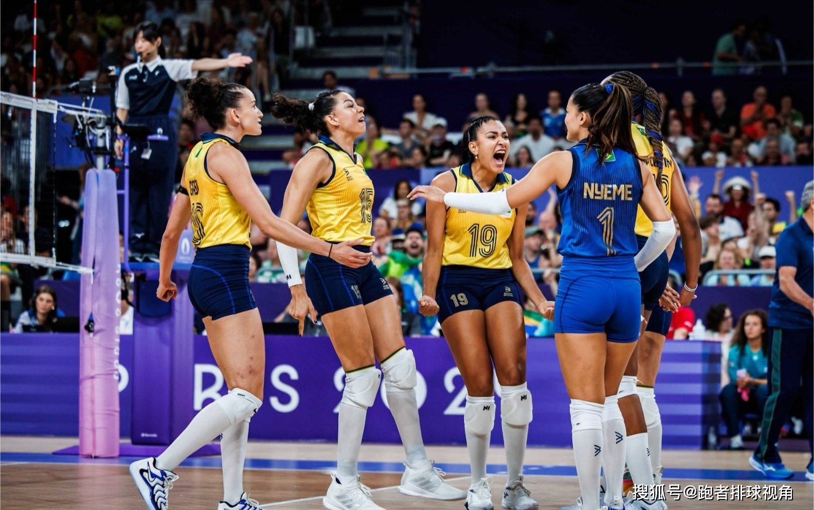 开云下载-包含巴西队与对手一起晋级下一轮比赛的词条