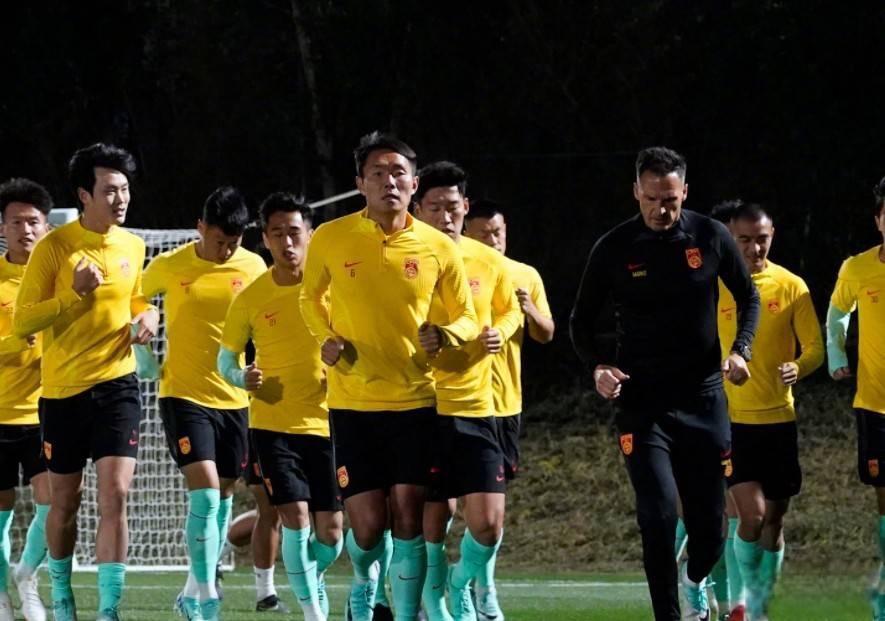 球队备战策略公开，球员态势完美