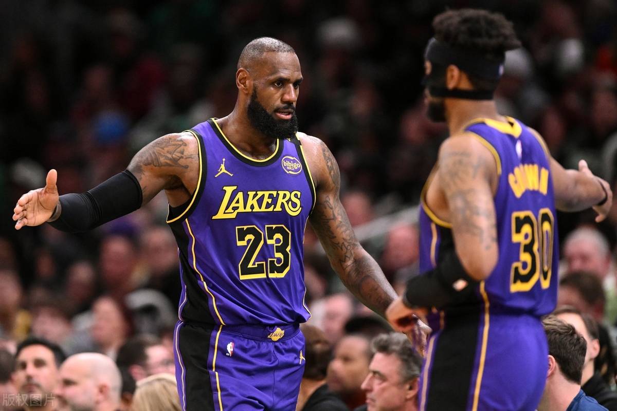 开云官网-湖人客场击败凯尔特人，詹姆斯关键时刻发威