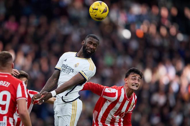 开云体育入口-关于皇马连败无缘欧冠半决赛，卫冕冠军遭遇挑战的信息