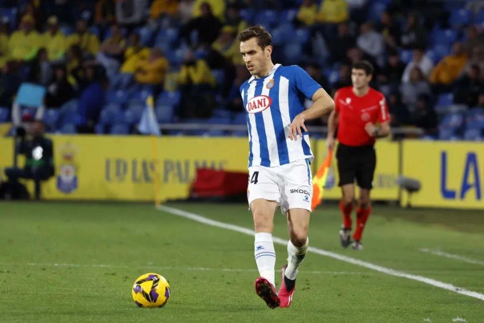 拉斯帕尔马斯客场大胜，豪取胜利的简单介绍