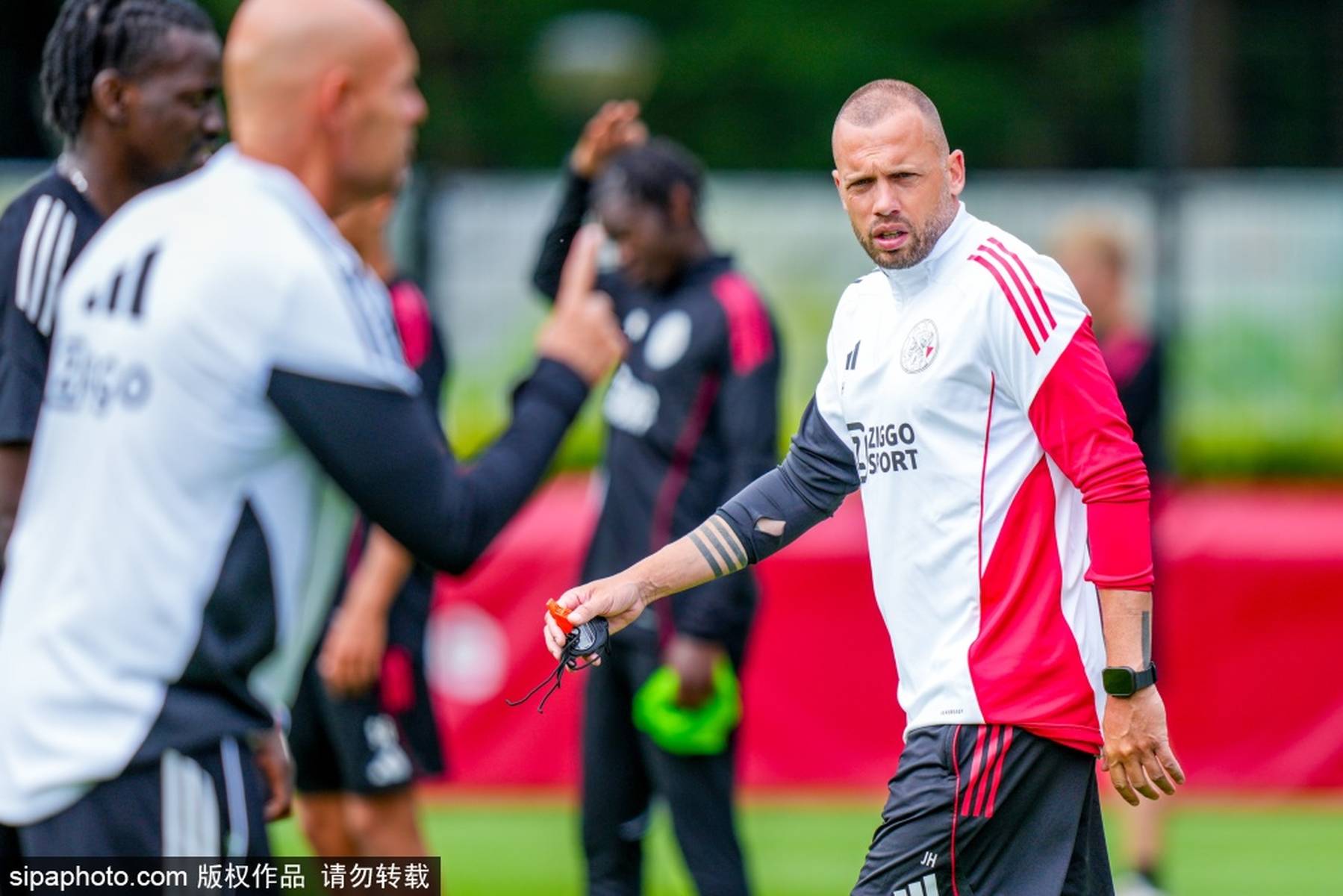 关于广州恒大备战迎战荷兰阿贾克斯队，力争夺冠的信息