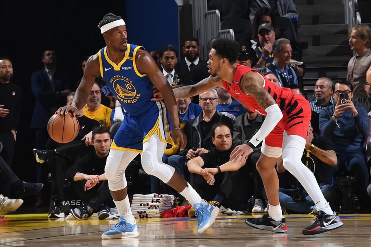 勇士主场惜败开拓者,库里独得分 勇士主场惜败开拓者,库里独得分