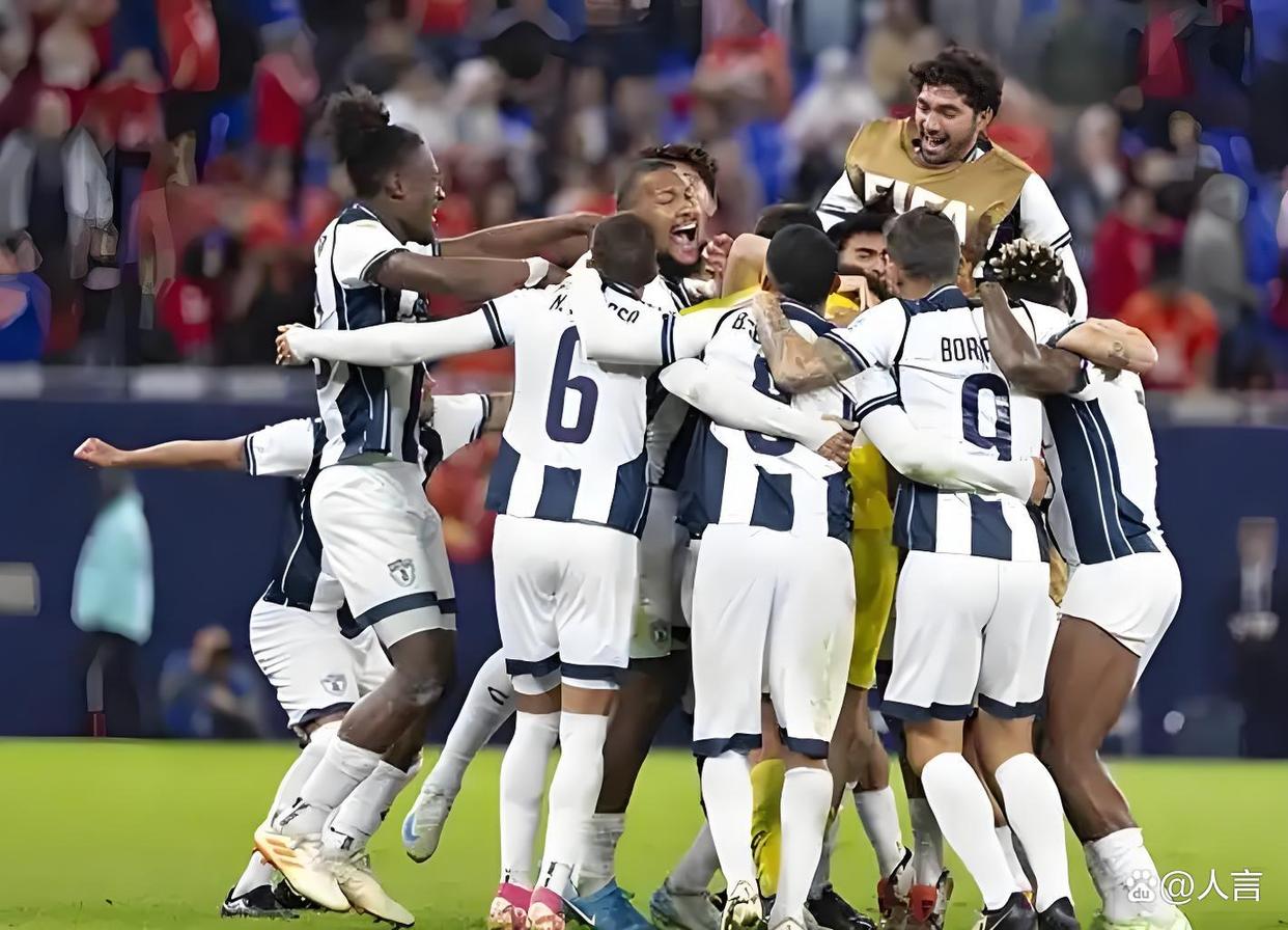 包含里昂主场告捷，提升联赛积分排名的词条