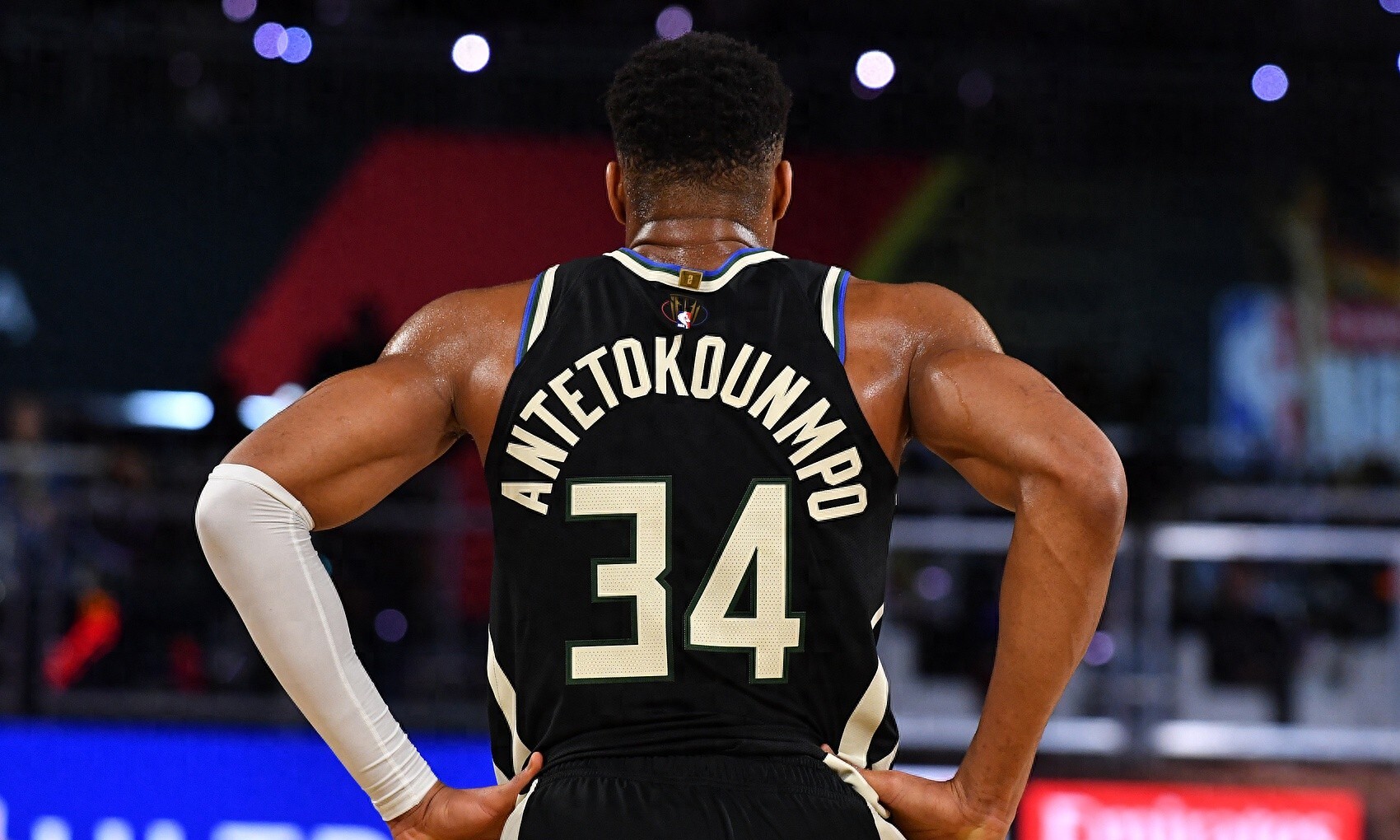 开云体育APP下载-包含雄鹿击败雄火，字母哥全场砍下+的词条