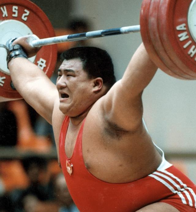 开云体育入口-举重项目大秀肌肉力量，壮士争霸的简单介绍