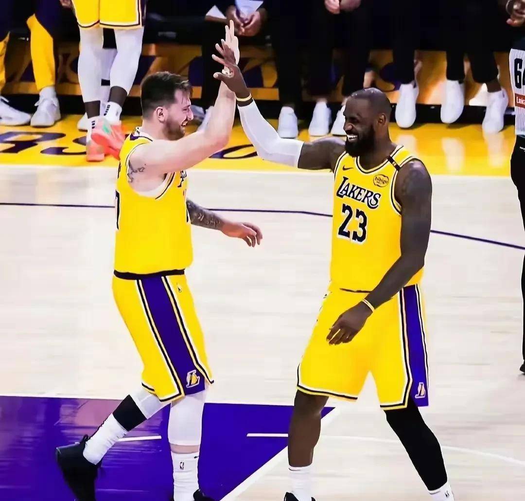 关于NBA焦点战：掘金vs湖人，晋级引发热议不断的信息