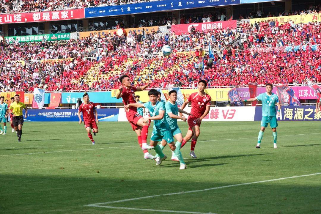 开云官网-球员们努力拼搏，为胜利而战