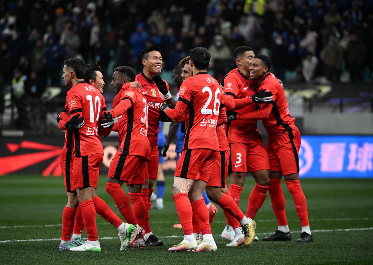 上海上港客场1-1战平悉尼FC，亚冠小组赛收官！的简单介绍