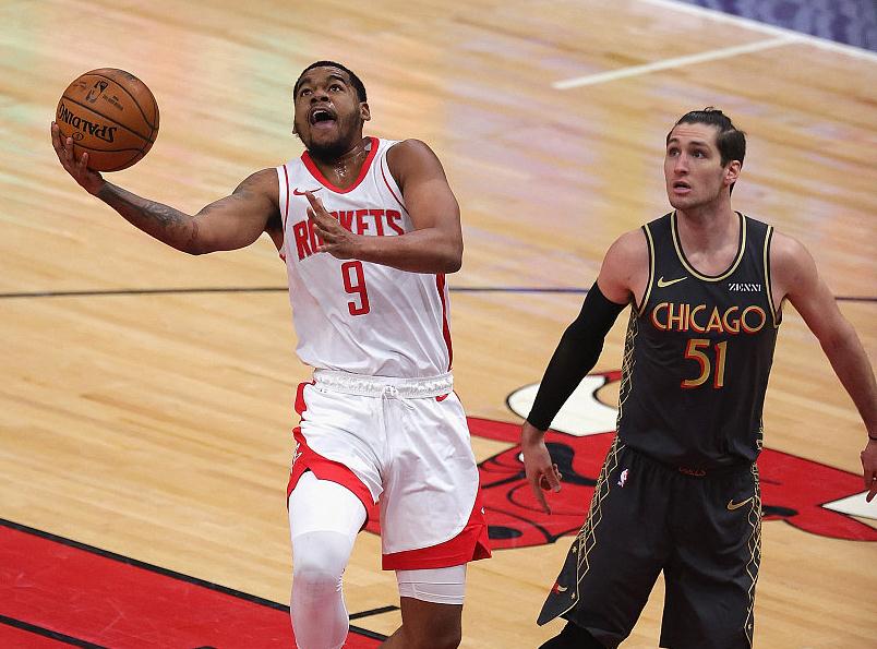 包含爵士客场负于公牛，哈德森拿下双倍计划案例的词条