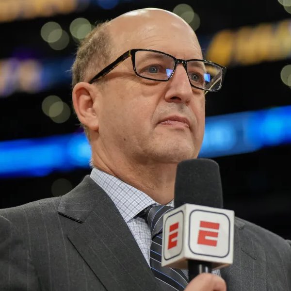 凯尔特人队主帅泰伦卢在关键时刻做出正确调整的简单介绍