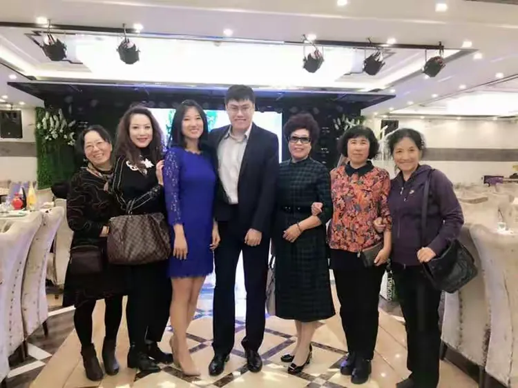 选手风雨同舟，获胜喜悦溢于言表的简单介绍