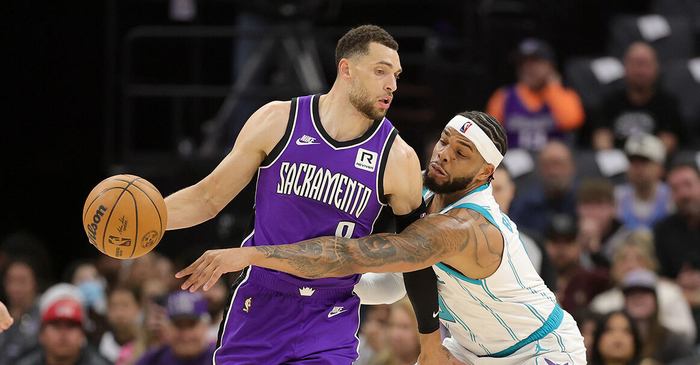 关于公牛力克黄蜂，拉文全场贡献32分的信息