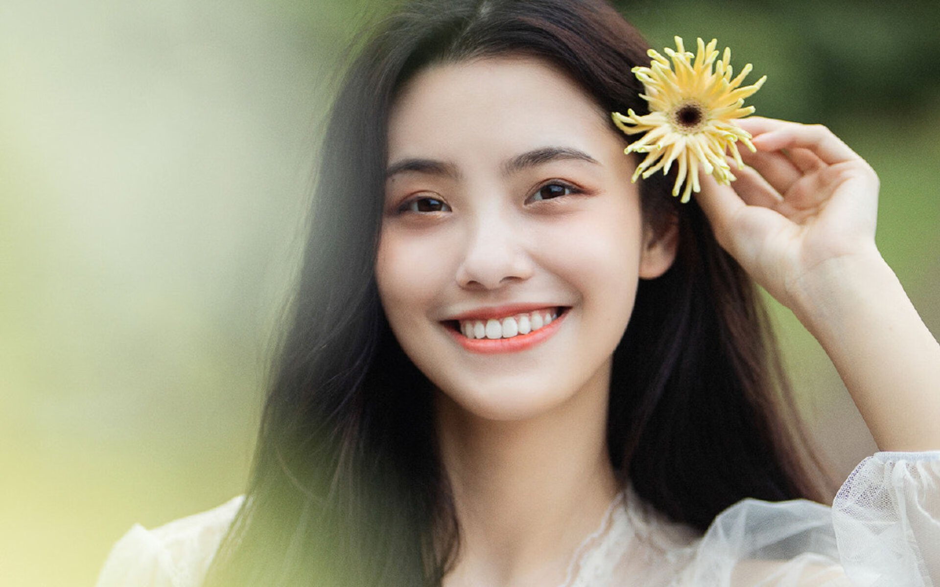 夏洛特与巴黎的联合声明，青春如何从告别中接管世界